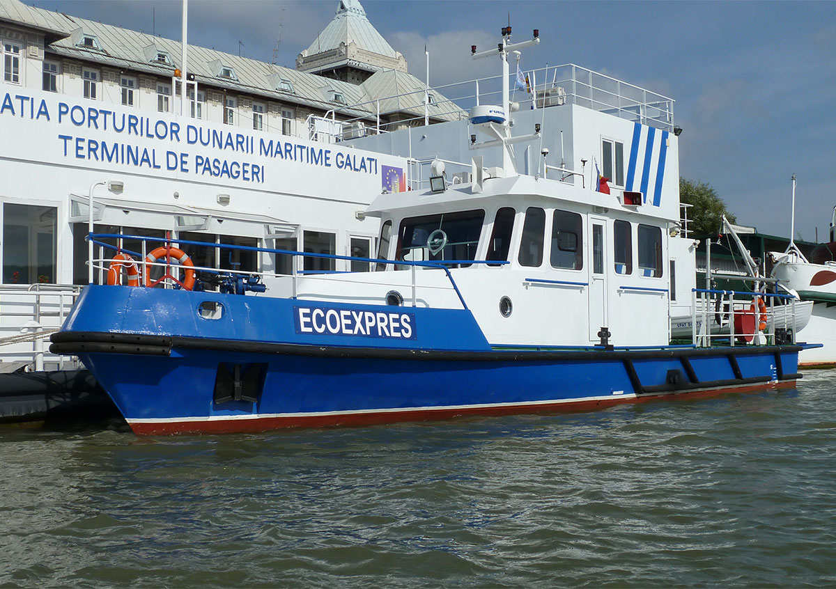 Oil spill assistance vessel