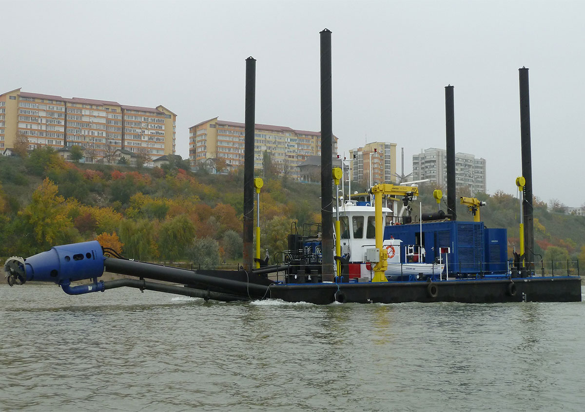 Cutter suction dredger