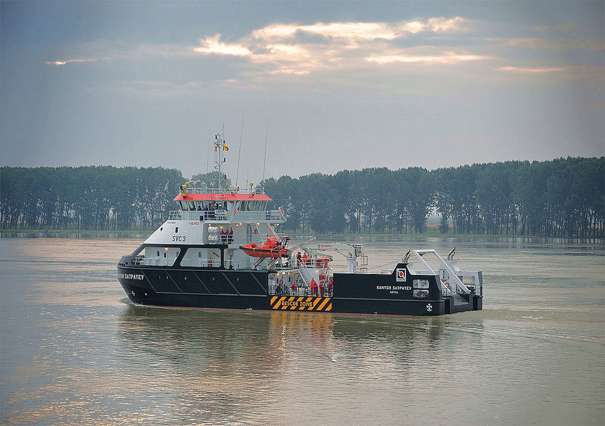 Shallow water survey vessel