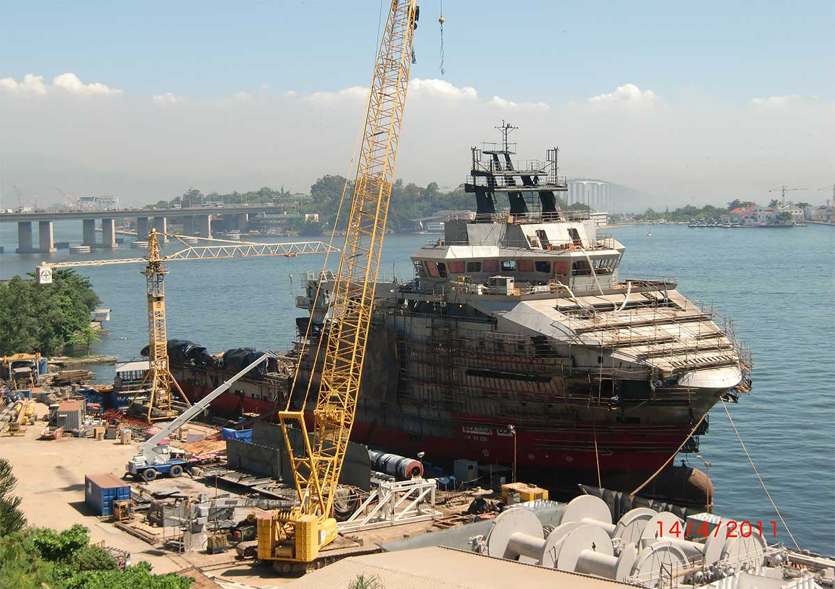 Anchor handling TUG supply vessel 300TBP